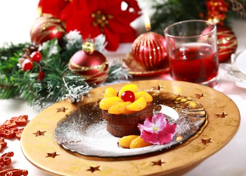 Chocolate Cup Cake for Christmas with caramelized fruits and wine punch