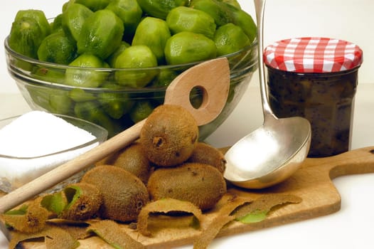 to make jam of kiwi
