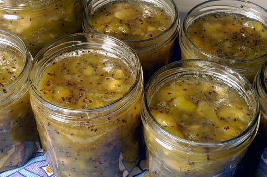 to make jam of kiwi