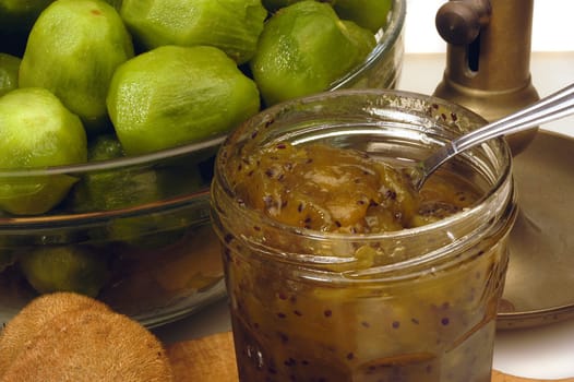 to make jam of kiwi