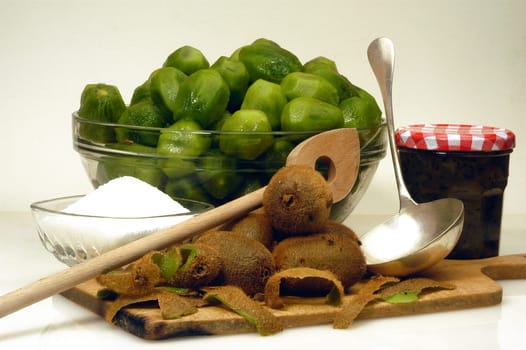 to make jam of kiwi