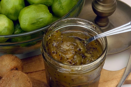 to make jam of kiwi