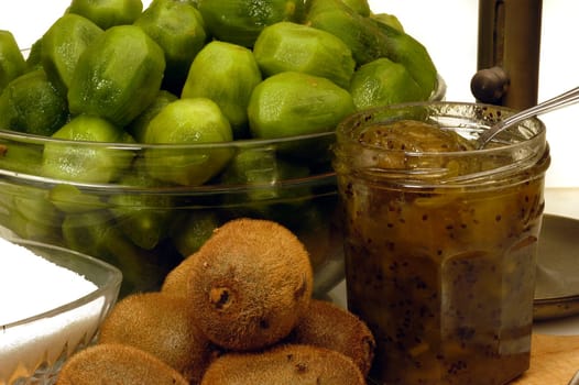 to make jam of kiwi