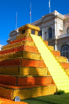 With this occasion the gardens are the theater of construction of monument out of oranges and lemons on a different topic each years.