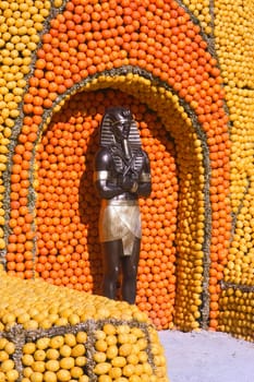 With this occasion the gardens are the theater of construction of monument out of oranges and lemons on a different topic each years.