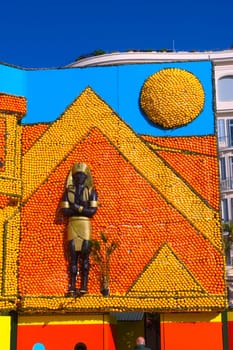 With this occasion the gardens are the theater of construction of monument out of oranges and lemons on a different topic each years.