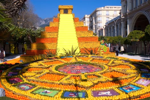 With this occasion the gardens are the theater of construction of monument out of oranges and lemons on a different topic each years.