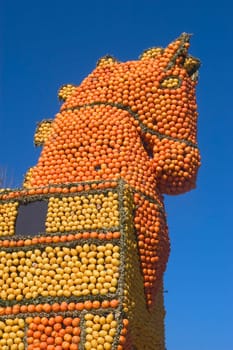 With this occasion the gardens are the theater of construction of monument out of oranges and lemons on a different topic each years.