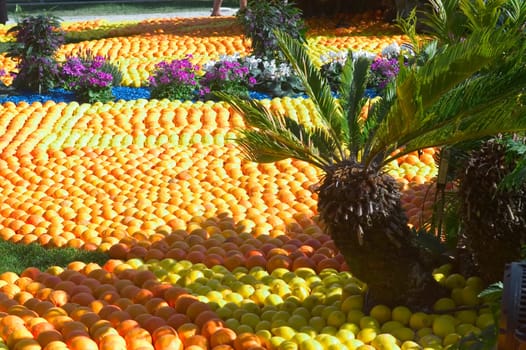 With this occasion the gardens are the theater of construction of monument out of oranges and lemons on a different topic each years.