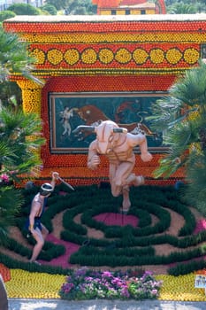 With this occasion the gardens are the theater of construction of monument out of oranges and lemons on a different topic each years.