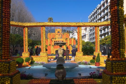 With this occasion the gardens are the theater of construction of monument out of oranges and lemons on a different topic each years.