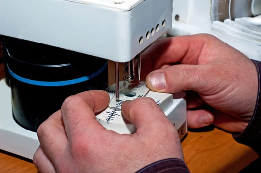 The production and repair of glasses in the optician&#039 s