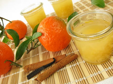 Tangerine jam with cinnamon and vanilla