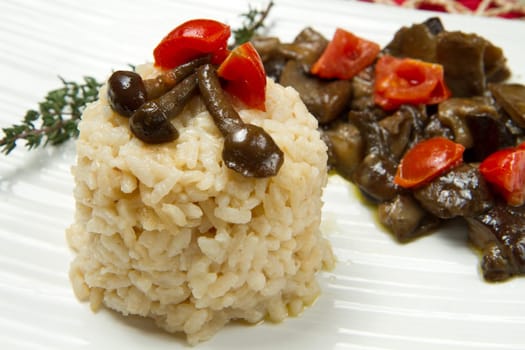 risotto with tomaotes and mushrooms