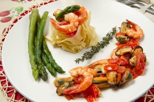 pasta with shrimp, mussels and fresh asparagus