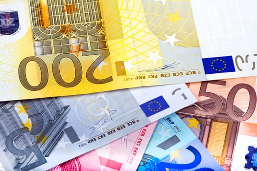 Background on euro banknotes