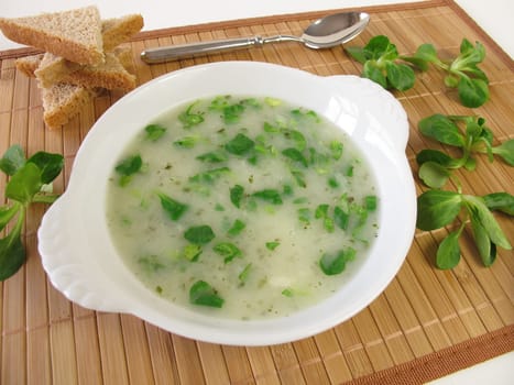 Lamb's lettuce soup