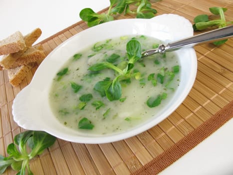 Lamb's lettuce soup