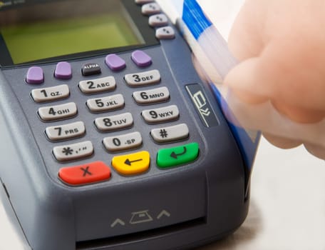Credit card terminal (POS-terminal) for payment