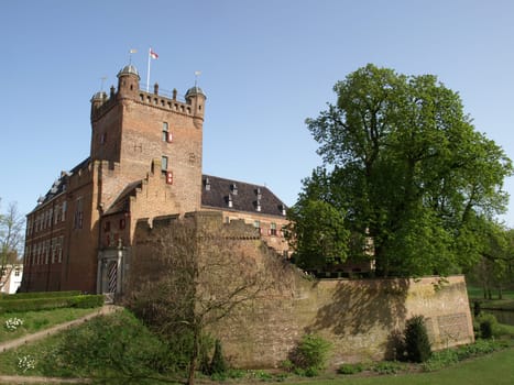 Huis-Bergh Castle
