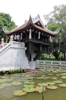 One pillar pagoda