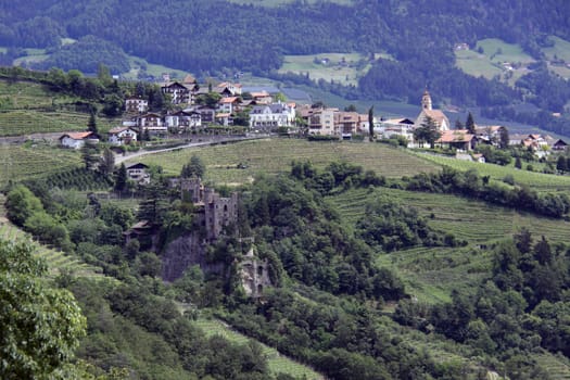 Brunnenburg and Dorf Tirol