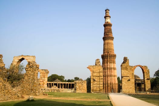 Forlorn structures around Qutub Minar victory tower in Delhi, India, Asia
