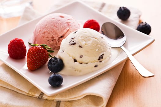 Fresh fruit and stracciatella ice cream close up