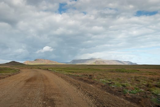 dirt road in the Icelandic landscape