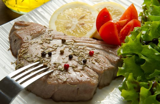 tuna filet with salad
