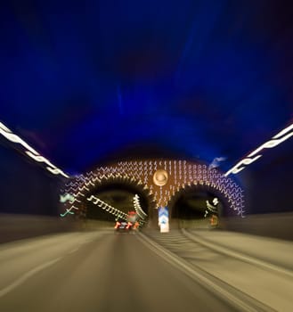 Moving traffic in a car tunnel