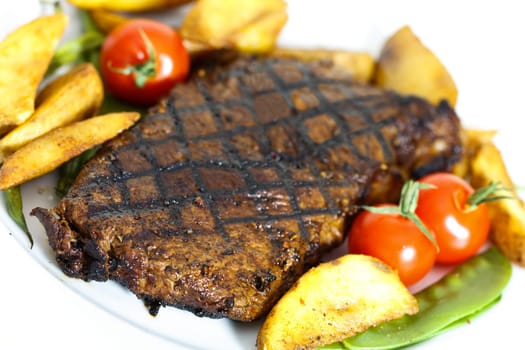 Rump steak with green beans,fried potatoes