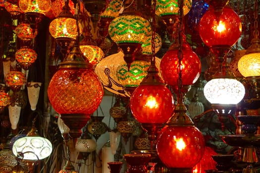 Colorful turkish glass lamps at Istambul market