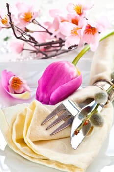 Romance Table setting with a flower and a willow knot