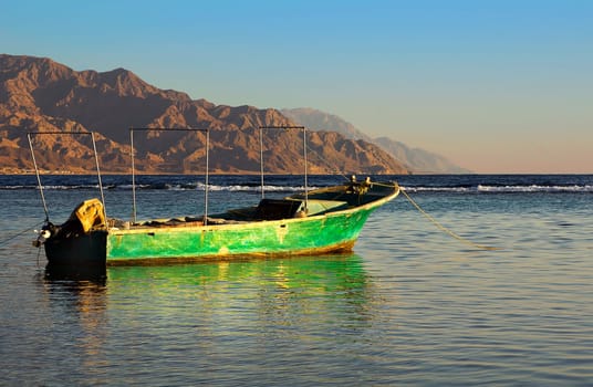THE GREEN BARGE IN THE RED SEA