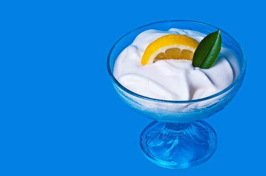 Cream curd with lemon