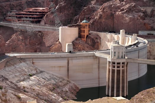 Hoover Dam located on the border between the US states of Arizona and Nevada.