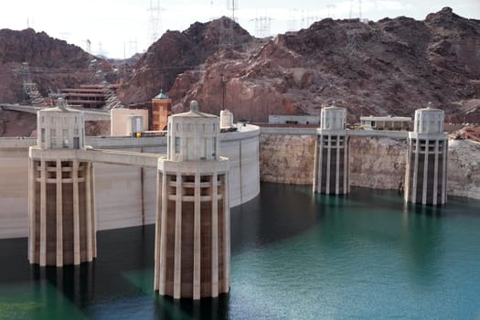Hoover Dam located on the border between the US states of Arizona and Nevada.