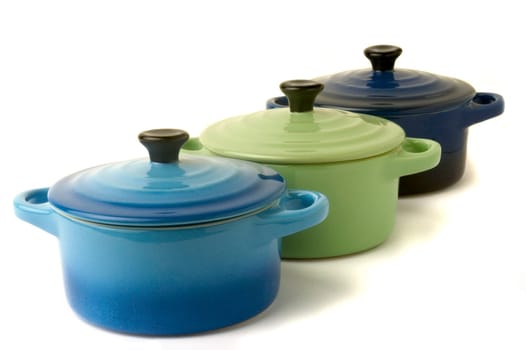 Mini casseroles individual which makes it possible individually to simmer a dish while adding an original character to the presentation.