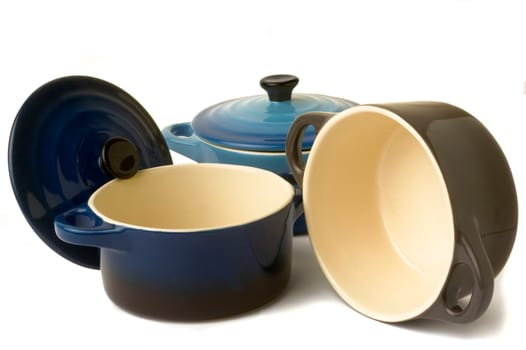Mini casseroles individual which makes it possible individually to simmer a dish while adding an original character to the presentation.