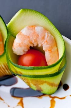 Appetizer with zucchini, shrimp and tomatoes