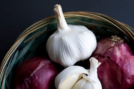 White Garlic and red onion