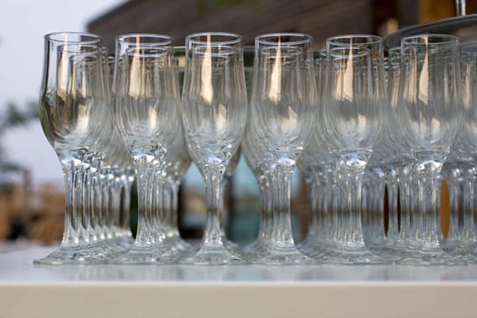 Flut, Glasses on the table
