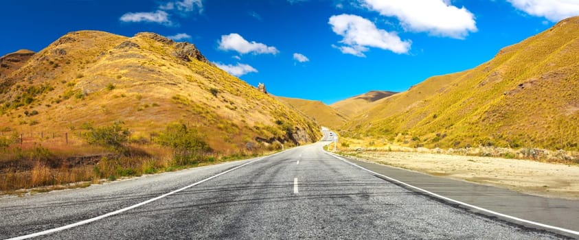 Cardrona valley road. New Zealand