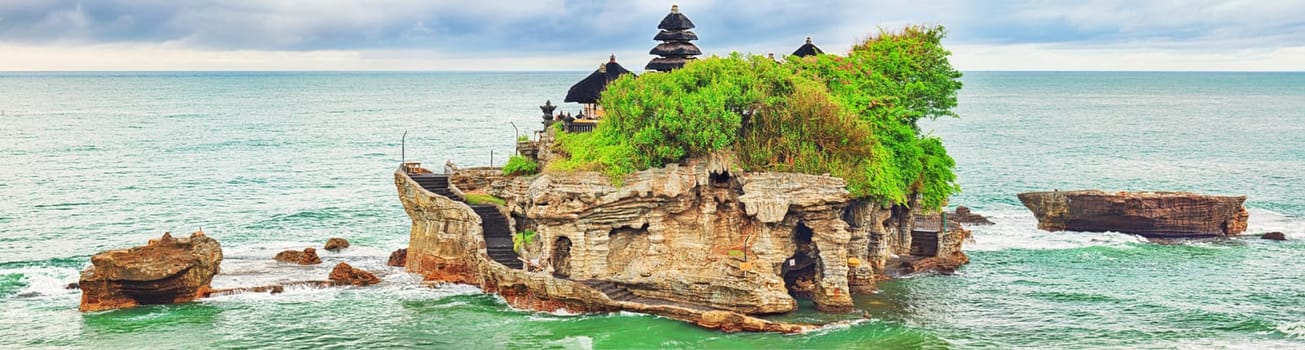 Tanah Lot temple. Tabanan. Bali