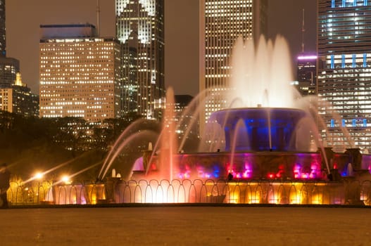 Buckingham Fountain in Chicago at Night