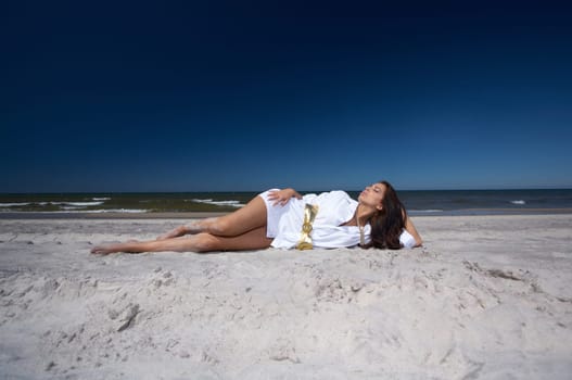 20-25 years old Beautiful Woman on the beach