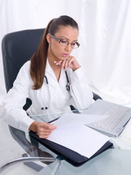 20-25 years old beautiful female doctor