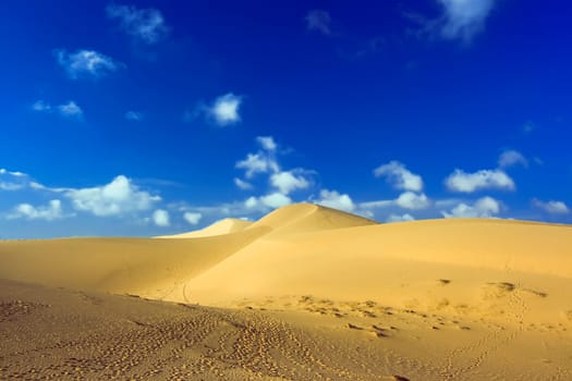 Footprints on sand. Sandy desert