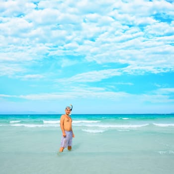 Men with mask and snorkel in the sea